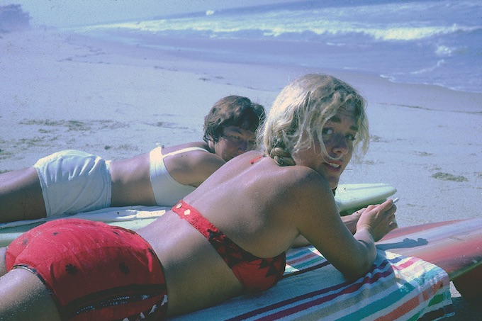Nancy Creed (blonde) and unknown at Oak St. in Laguna Beach circa 1961_credit Surfing Heritage and Culture Center/Dick Metz Collection/shacc.org