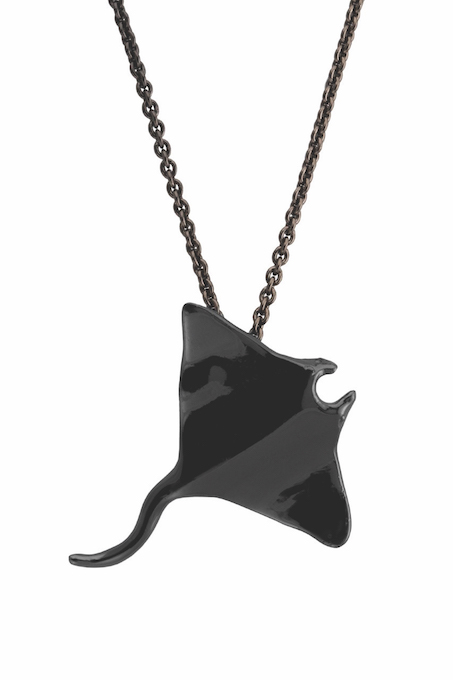 Manta necklace Wyland-LucasBarbieri-03-2284
